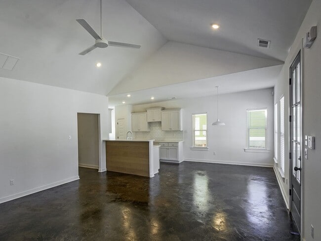 Foto del edificio - 4 bed, 2 baths near U of M  built 2020  ca...