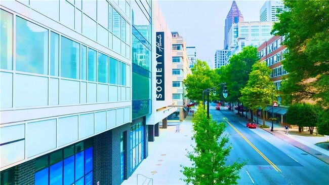 Building Photo - 811 Peachtree St NE