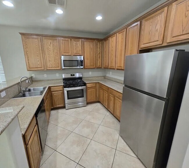 Building Photo - 10361 Monterey Cir