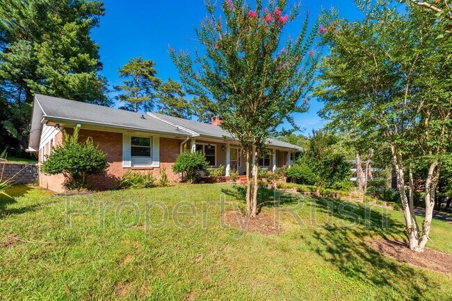 Building Photo - 303 Windmere Dr