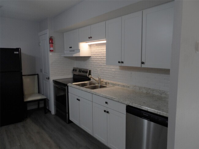 Foto del edificio - 12900 Walden Rd