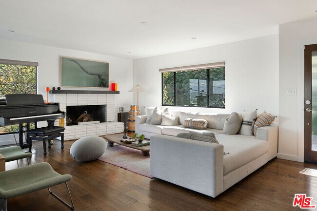 Building Photo - 4225 San Rafael Ave