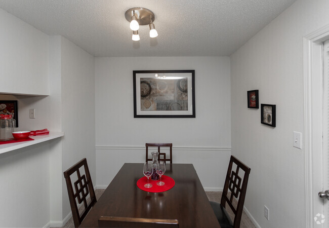 2HAB, 2BA - Buckingham - 902 ft² - Hunters Point Apartments