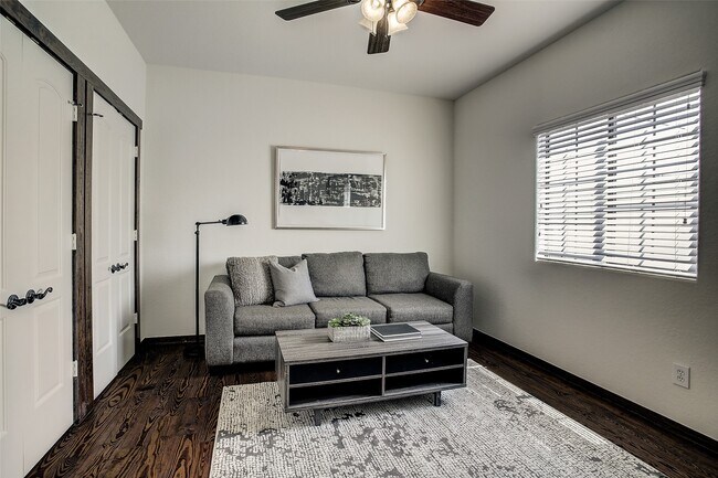Foto del edificio - 1426 W 21st St