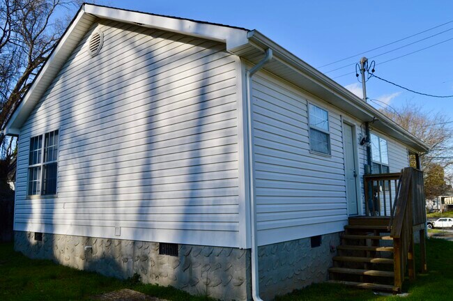 Building Photo - 518 W 45th St