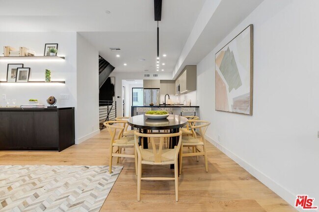 Foto del edificio - 5629 Murray Ln