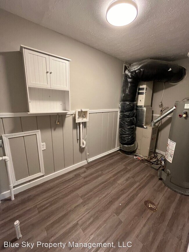 Building Photo - 2 br, 1 bath House - 2017 E. 24th St.