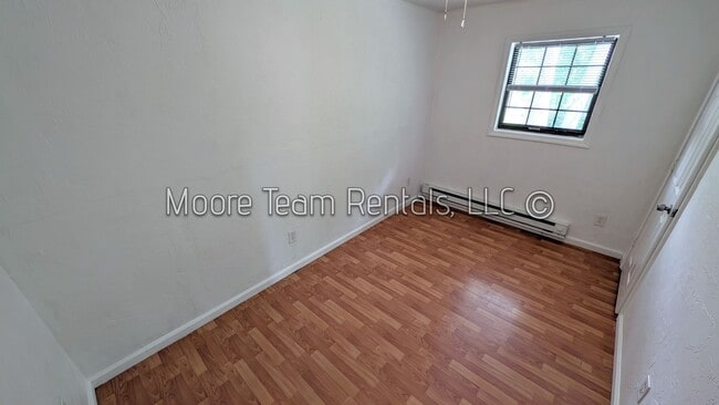 Building Photo - 1226 Martin Cir