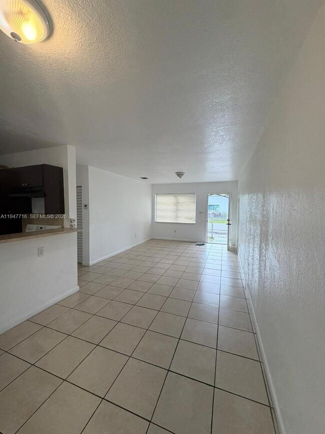 Foto del edificio - 3041 NW 52nd St