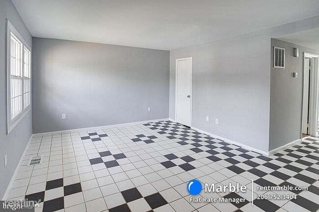 Building Photo - 4 br, 2 bath Townhome - 14462 Filarete St