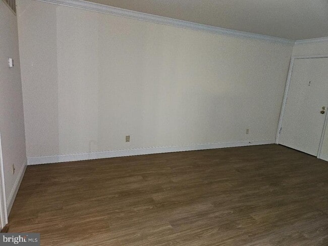 Building Photo - 598 Belmont Ave