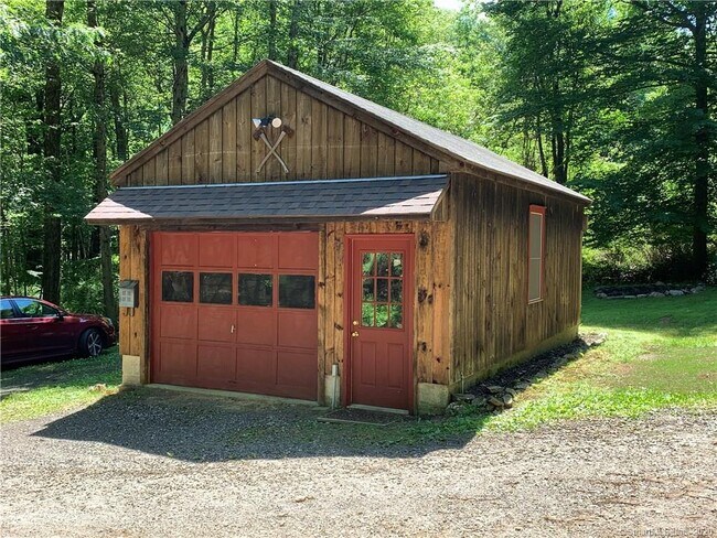 Building Photo - 374 Black Rock Turnpike