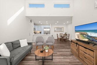 Building Photo - 5252 Balboa Arms Dr