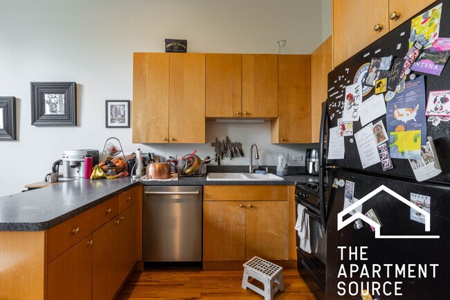 Foto del edificio - 1446 N Leavitt St