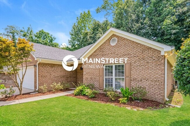 Building Photo - 3 Bedroom Pet-Friendly Home in LEEDS, AL w...