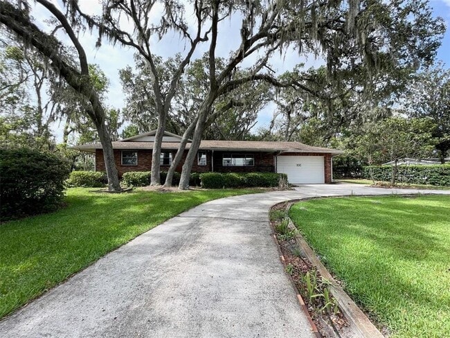 Building Photo - 930 Crenshaw Lake Rd