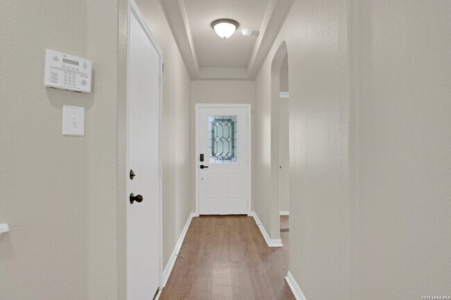 Foto del edificio - 226 Goldenrod Dr