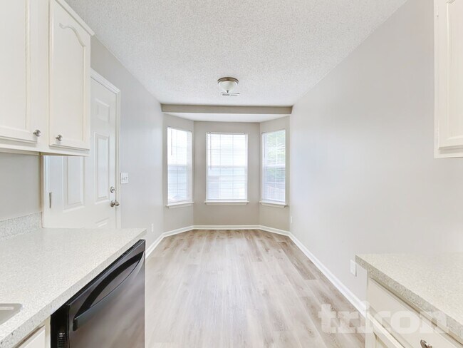 Building Photo - 6025 Black Bear Ct