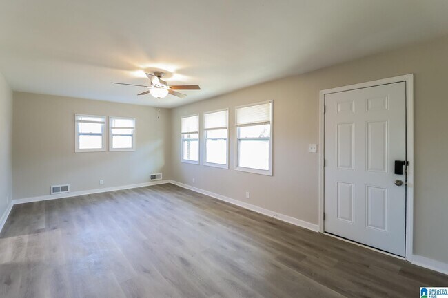 Foto del edificio - 145 Gurley Ln