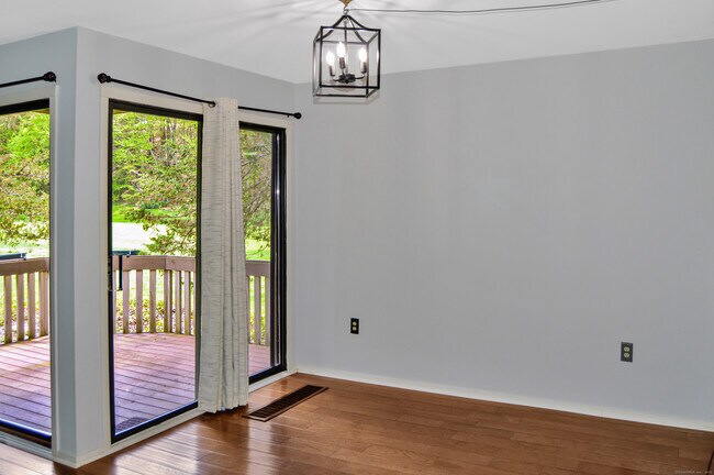 Building Photo - 106 Mallard Dr