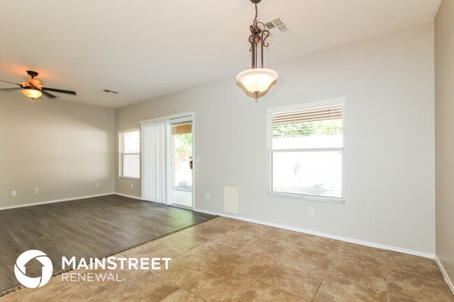 Foto del edificio - 15832 W Calavar Rd