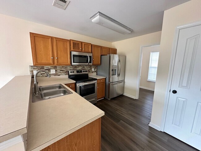 Foto del edificio - 3 bedroom, 2.5 Bath & Pet friendly (small ...