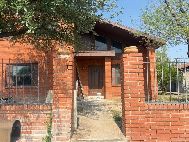 Foto del edificio - 419 W Travis St