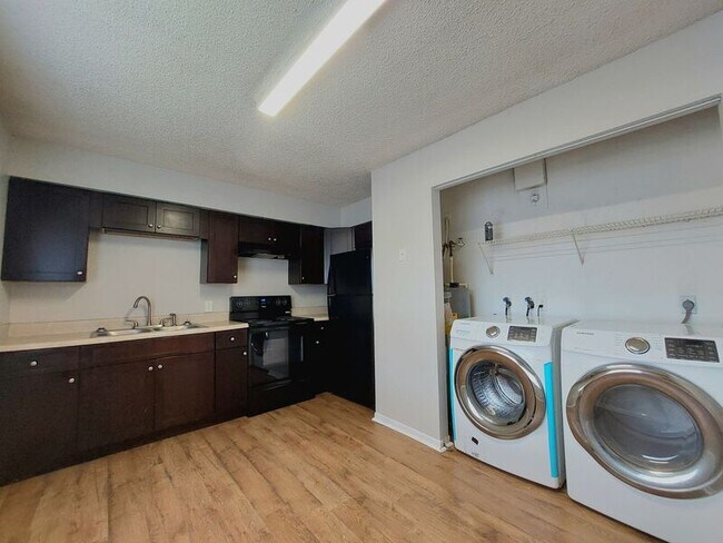 Foto del edificio - 3810 Deeson Rd