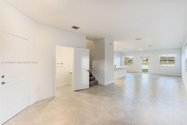 Foto del edificio - 2336 NW 130th St