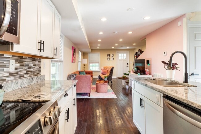 Foto del edificio - 5337 Hayes St NE