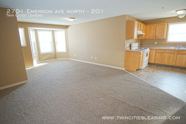 Building Photo - *MAIN LEVEL* 3 Bed 1.5 Bath W/ Garage Stall