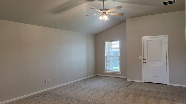Foto del edificio - Beautiful Custom Home 3/2/2 May 1st Move-In! Open Concept with Huge backyard located in Cooper ISD!