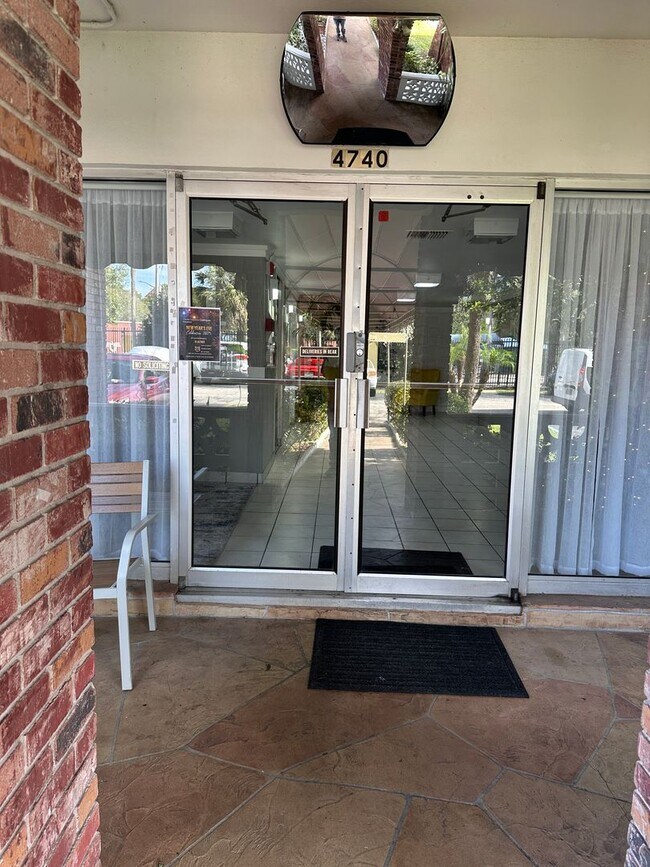 Foto del edificio - 2 Bedroom Condo in Lauderhill - Castle Apartments - Building 16 55+