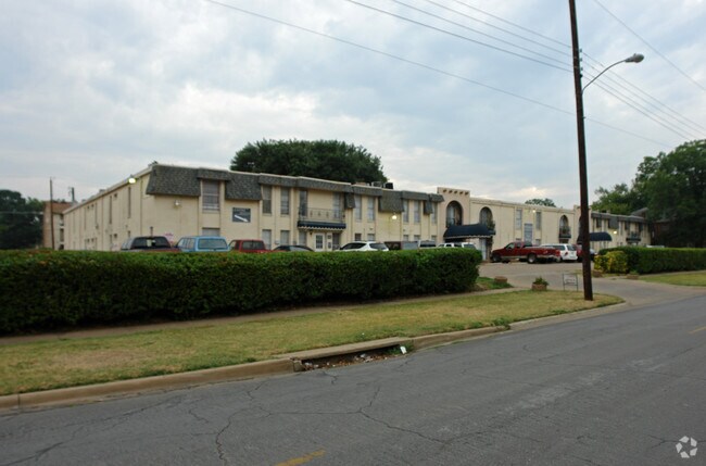 Building Photo - Wyndham Gardens