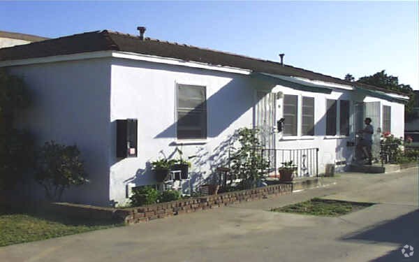 Foto del edificio - 78 Oaklawn Ave