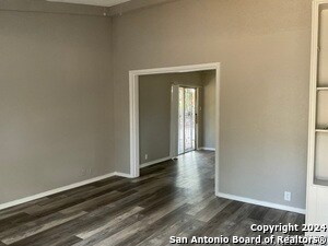Building Photo - 1803 Plaza del Sol St