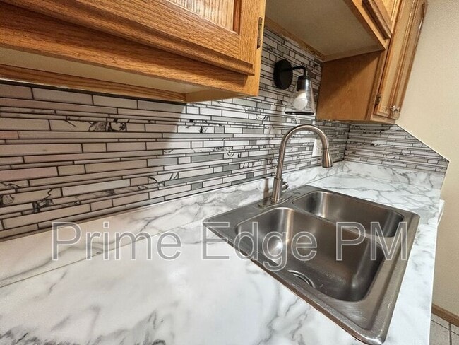 Building Photo - 1109 N 28th St