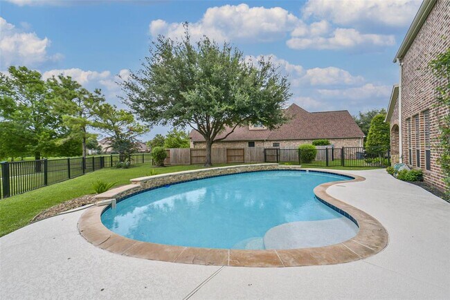 Foto del edificio - 1202 Maroon Ln