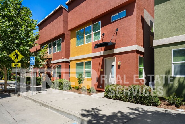 Building Photo - 883 Graphite Ln