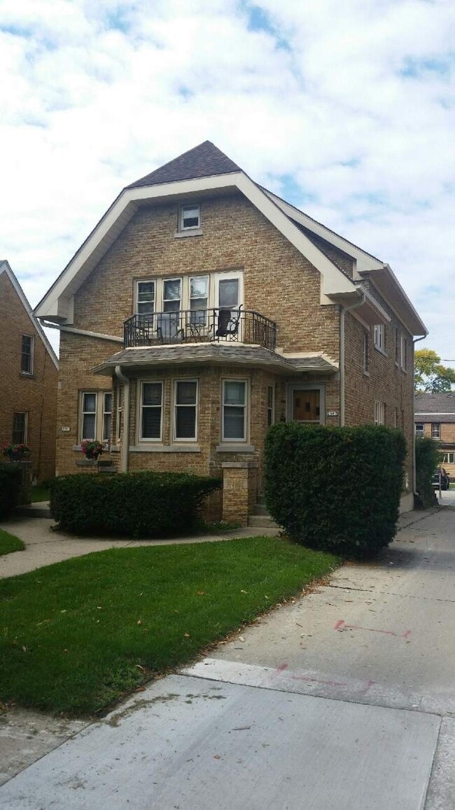 Building Photo - 2661 N 67th St