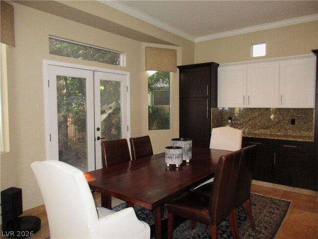 Building Photo - 1927 Taylorville St