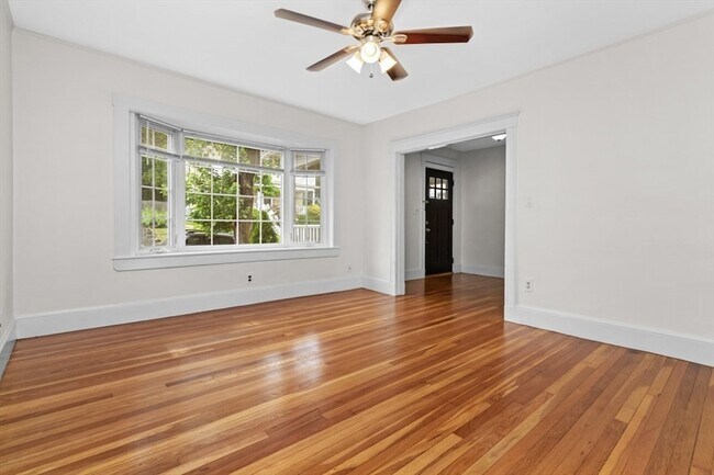 Building Photo - 44 Hillsdale St