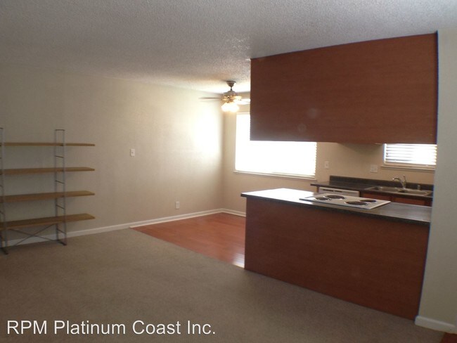 Building Photo - 2 br, 1 bath House - 459 West Alamos #4