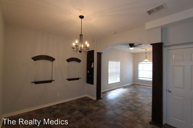 Foto del edificio - 4 br, 2.5 bath House - 807 Shine Ave