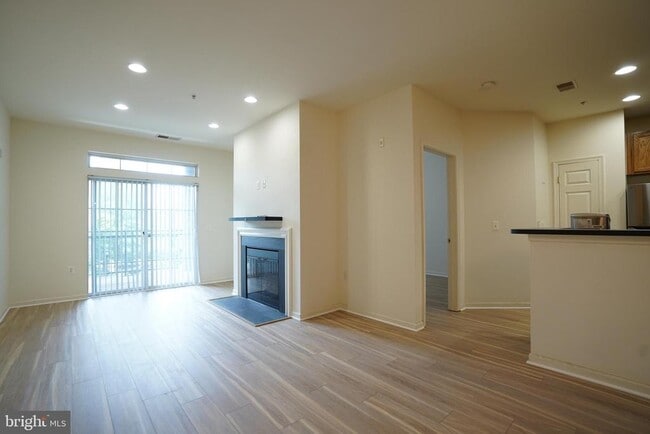 Foto del edificio - 1311 Karen Blvd