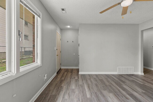 Foto del edificio - 4608 Adams St