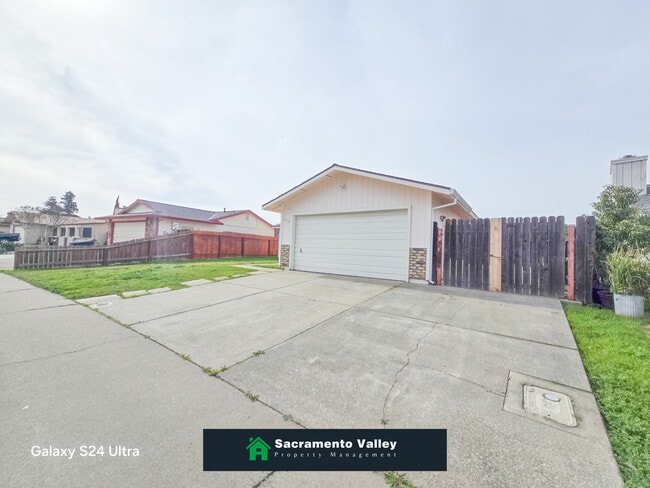 Building Photo - 8337 Sutter Buttes Way