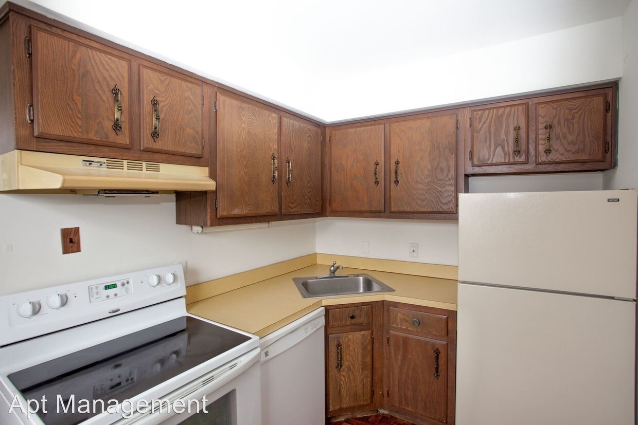 Primary Photo - 312 E Ridley Ave