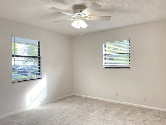 Building Photo - 9258 Green Meadows Way