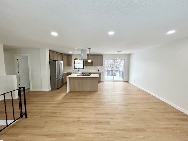 Foto del edificio - Fully Renovated 4-Bedroom Home | 2,584 Sq Ft | Forest Lake Schools (ISD 831)